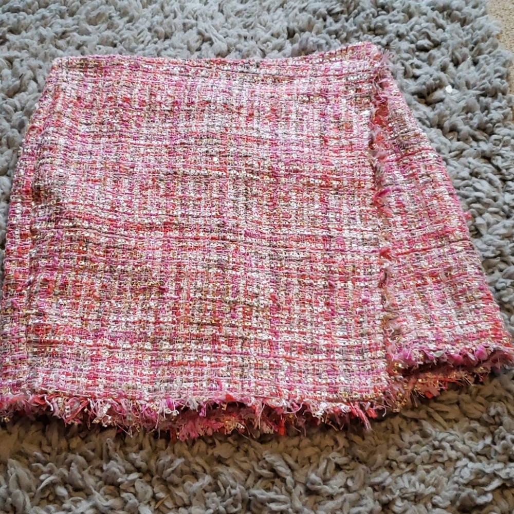 🦋🎁NWOT pink woven skirt